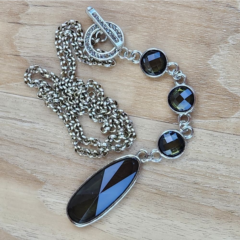 🔺️Silver Tone Chain & Green Beaded Drop Necklace - Picture 7 of 16